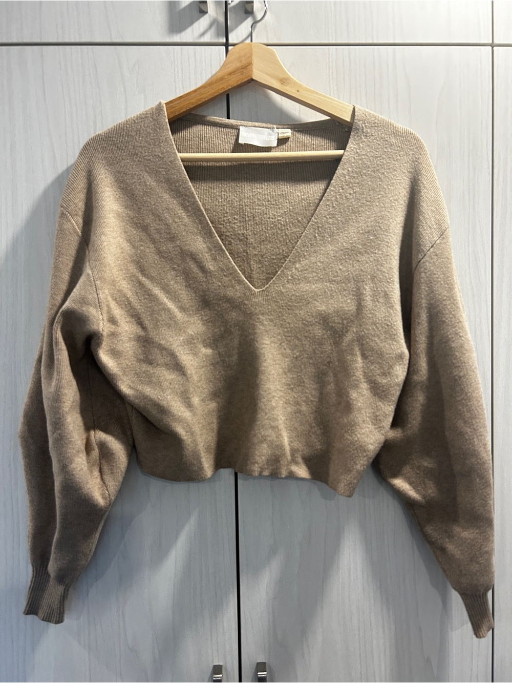 Cropped V-Neck Knit Sweater in Taupe Beige